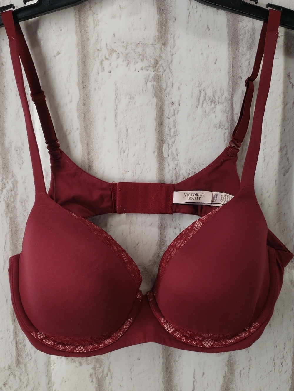 Victoria's Secret Deep Wine Lace-Trim T-Shirt Bra.  38C.